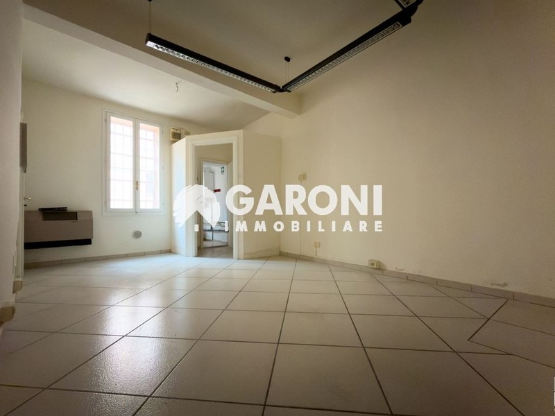 fotografie - Attività Commerciale Faenza (RA) Centro Storico 