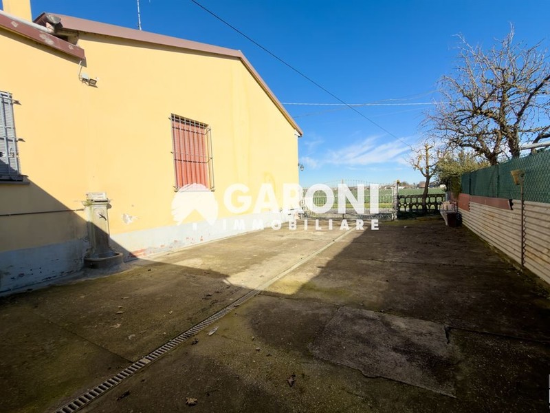 fotografie - Casa Indipendente Faenza (RA) Campagna Valle 