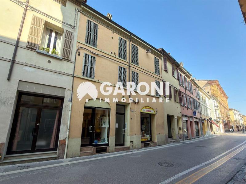fotografie - Attività Commerciale Faenza (RA) Centro Storico 