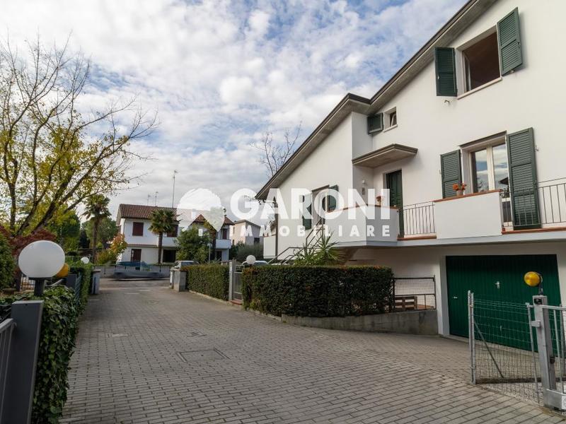 fotografie - Villa a schiera Faenza (RA) Periferia Monte 
