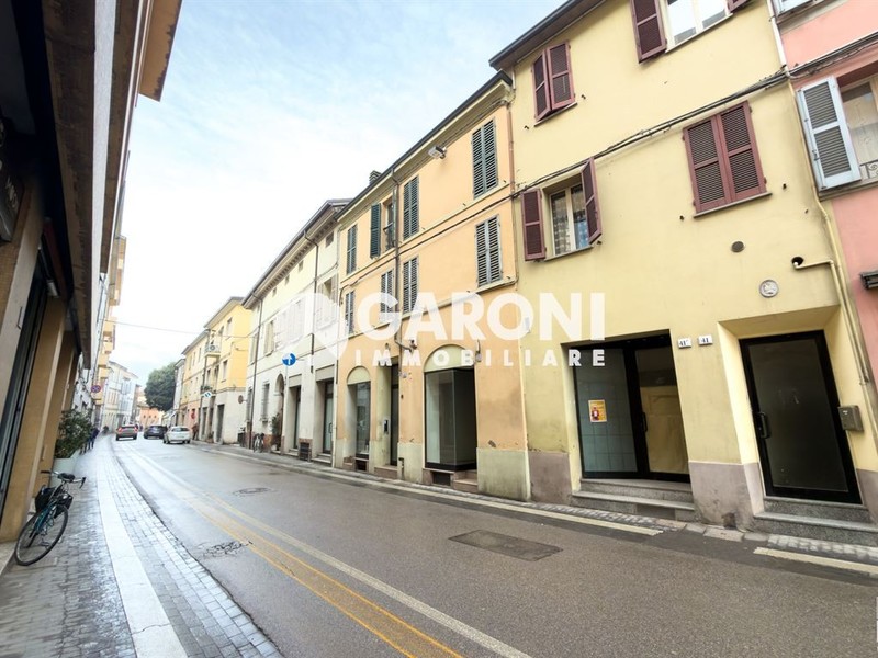 fotografie - Attività Commerciale Faenza (RA) Centro Storico 