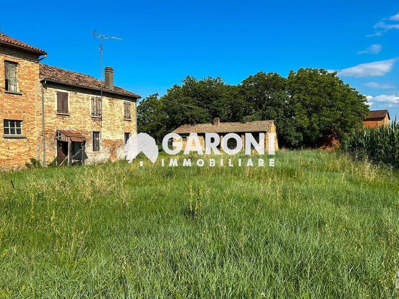 fotografie - Casa Indipendente Faenza (RA) Campagna Valle 