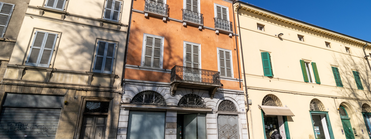 FAENZA CENTRO - PALAZZO CON SERVIZI